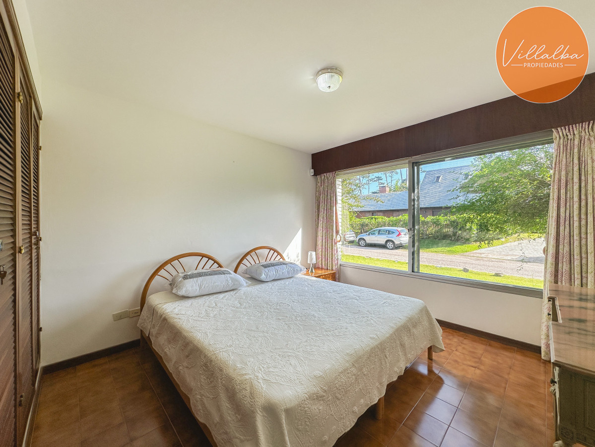 Casa ID.3320 - Casa en Mansa, 3 dormitorios y servicio