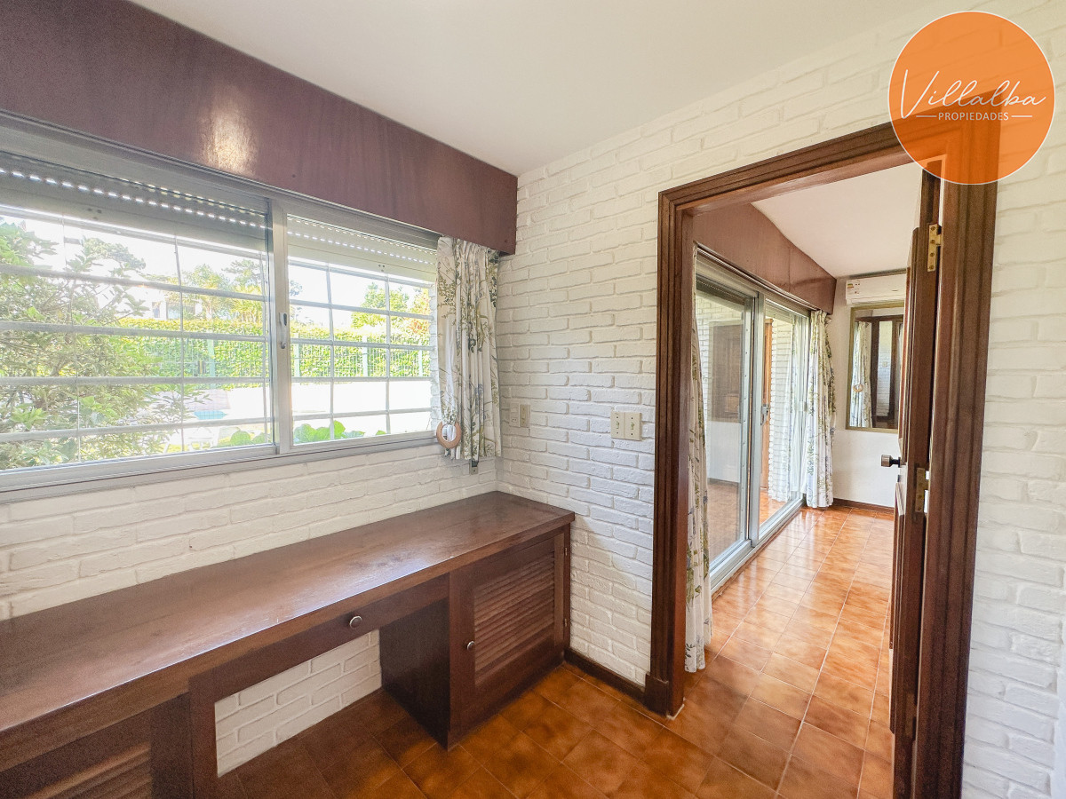 Casa ID.3320 - Casa en Mansa, 3 dormitorios y servicio