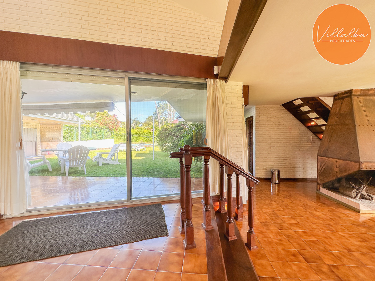 Casa ID.3320 - Casa en Mansa, 3 dormitorios y servicio