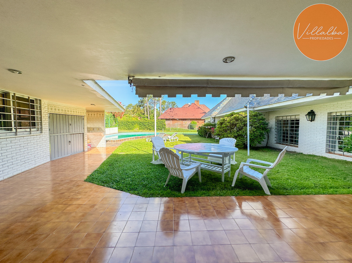 Casa ID.3320 - Casa en Mansa, 3 dormitorios y servicio