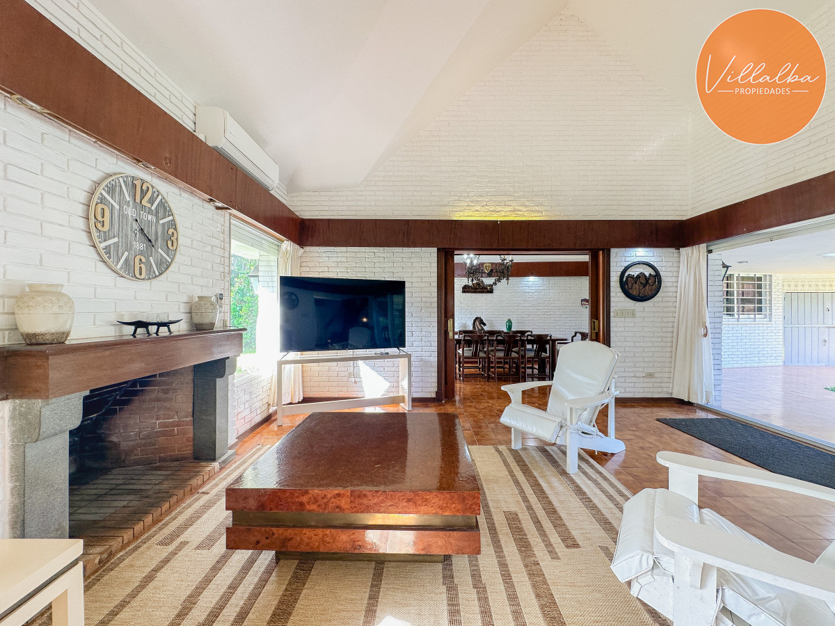Casa ID.3320 - Casa en Mansa, 3 dormitorios y servicio
