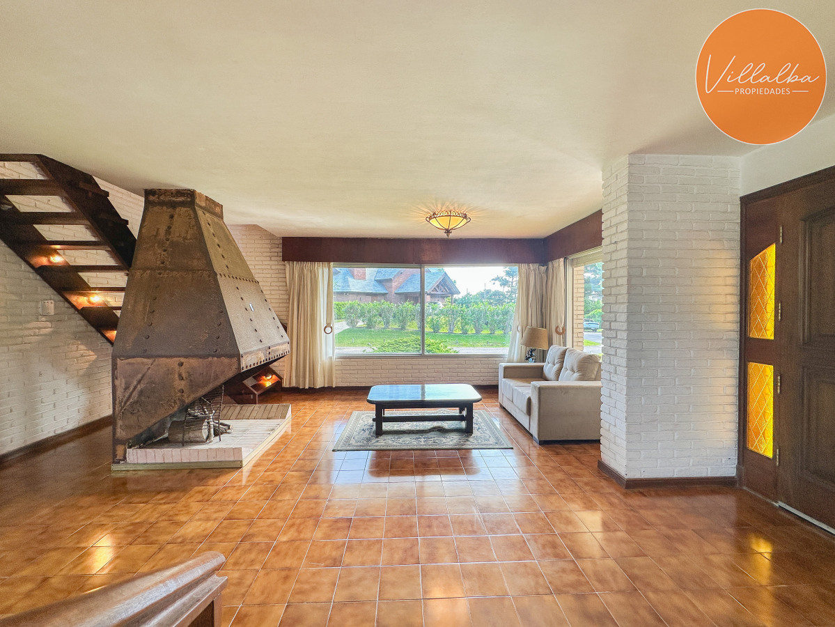 Casa ID.3320 - Casa en Mansa, 3 dormitorios y servicio