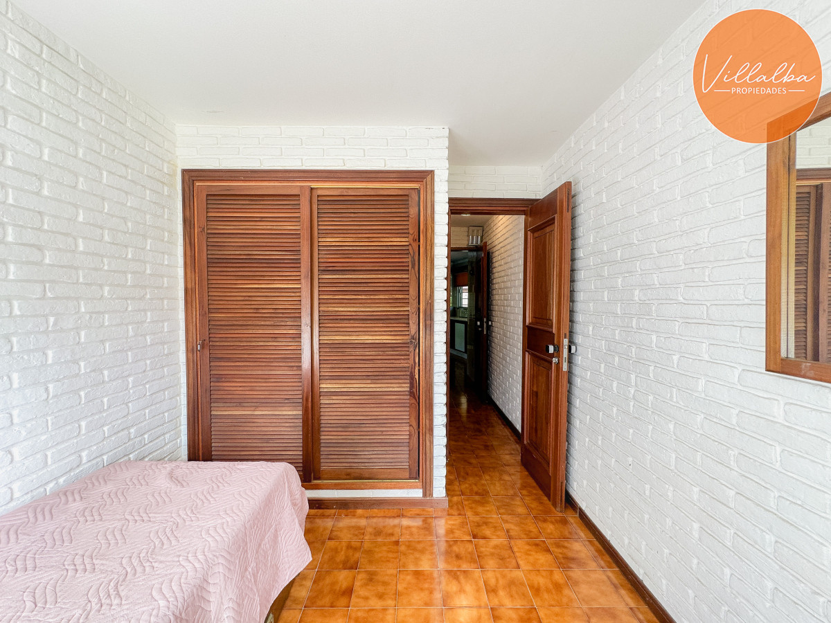 Casa ID.3320 - Casa en Mansa, 3 dormitorios y servicio