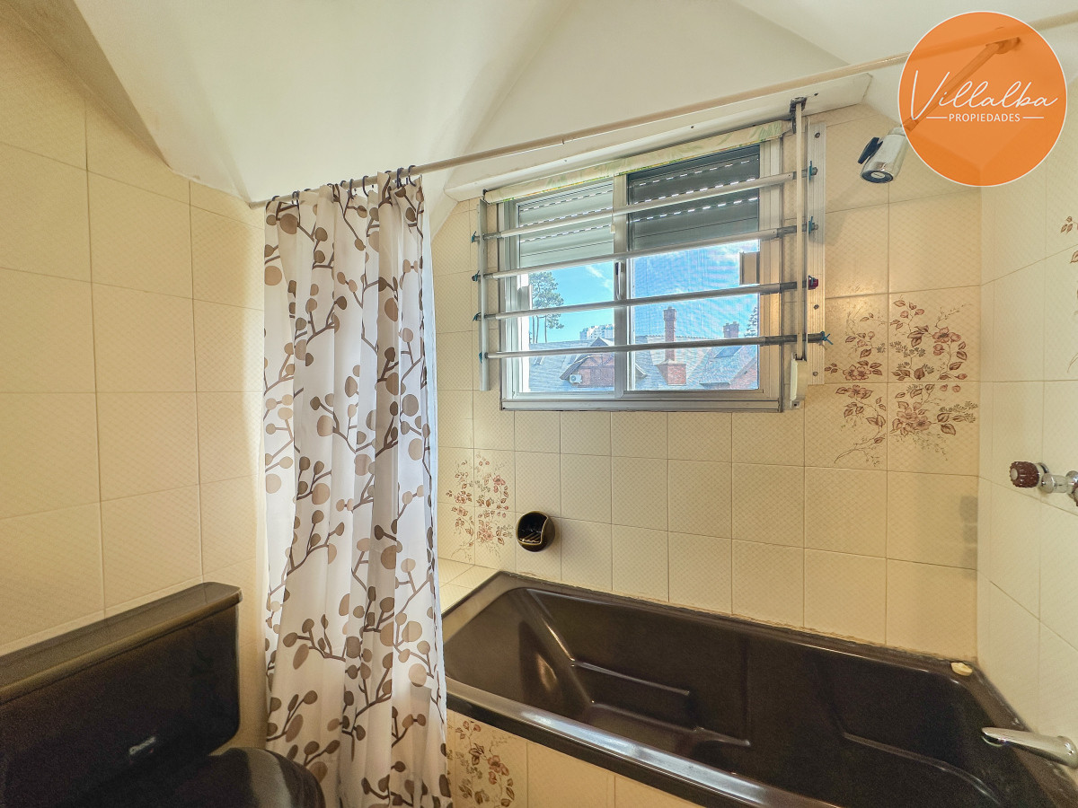Casa ID.3320 - Casa en Mansa, 3 dormitorios y servicio