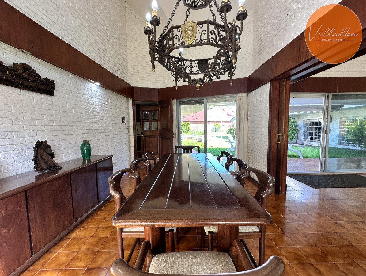 Casa ID.3320 - Casa en Mansa, 3 dormitorios y servicio