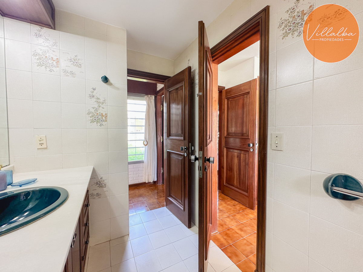 Casa ID.3320 - Casa en Mansa, 3 dormitorios y servicio