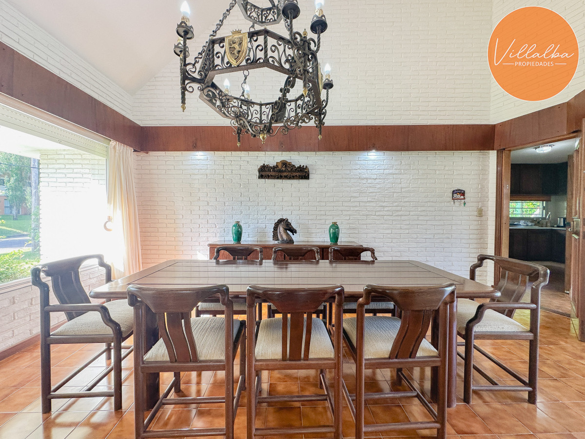 Casa ID.3320 - Casa en Mansa, 3 dormitorios y servicio