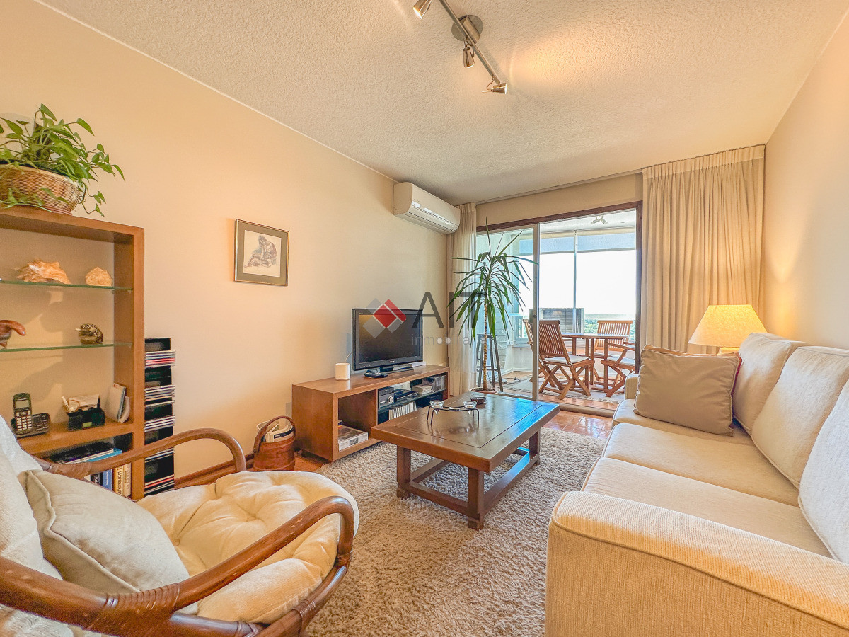 Apartamento ID.17288 - Apartamento en Roosevelt, piso alto, 2 dormitorios más dependencia