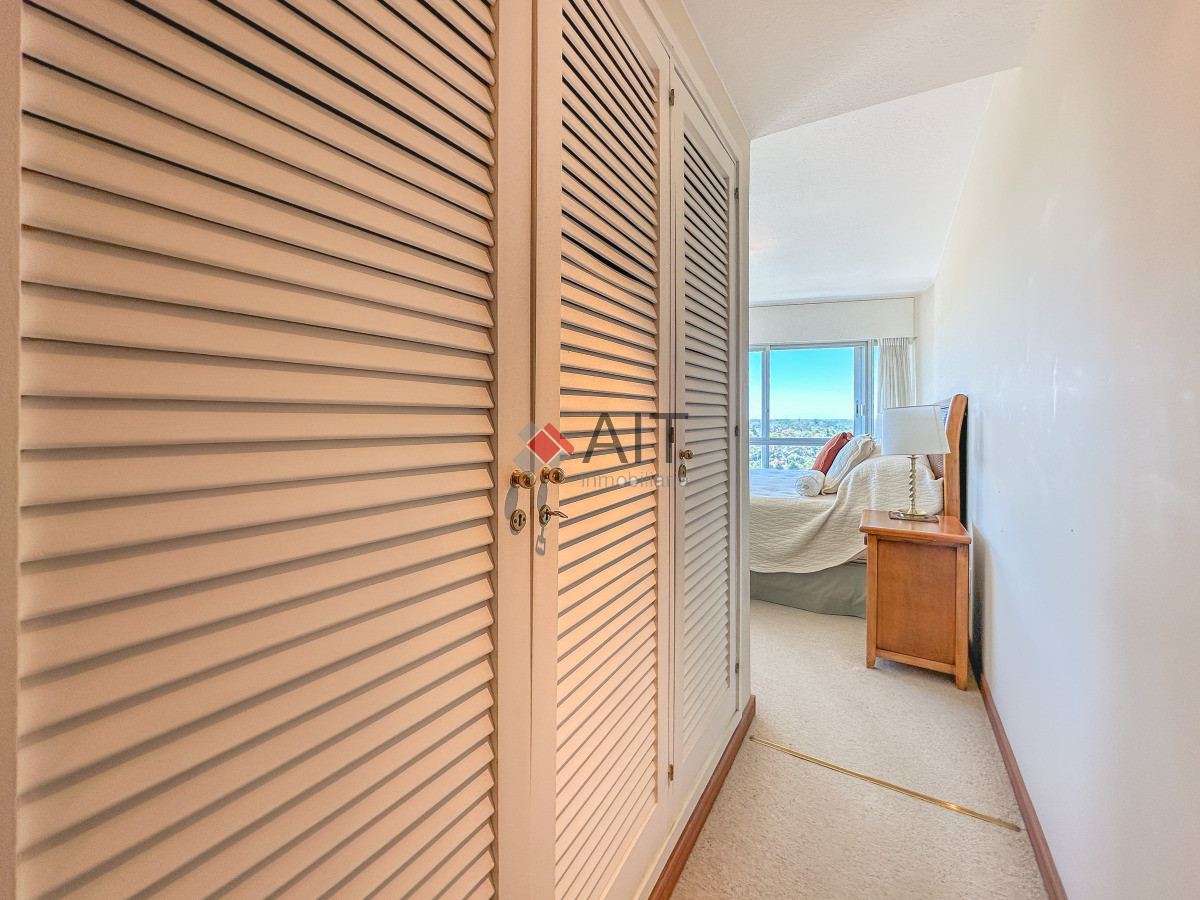 Apartamento ID.17288 - Apartamento en Roosevelt, piso alto, 2 dormitorios más dependencia