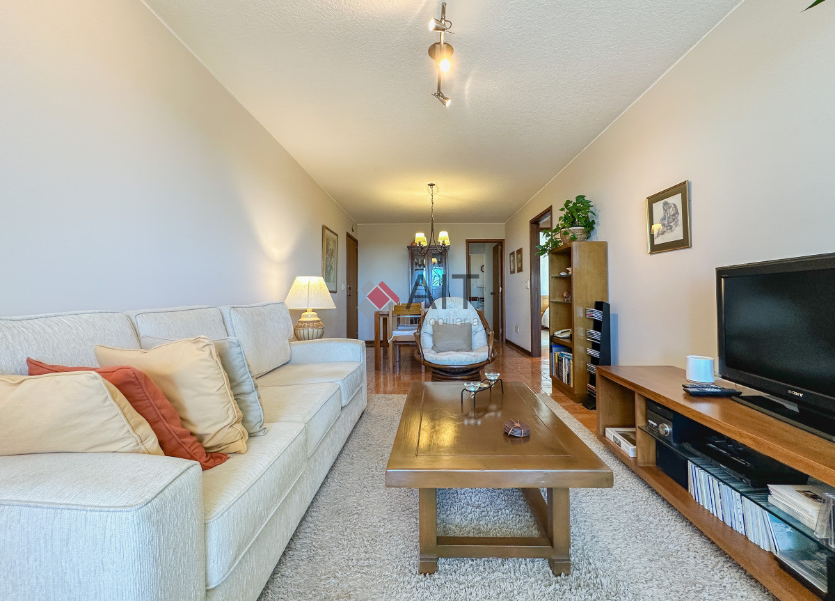 Apartamento ID.17288 - Apartamento en Roosevelt, piso alto, 2 dormitorios más dependencia