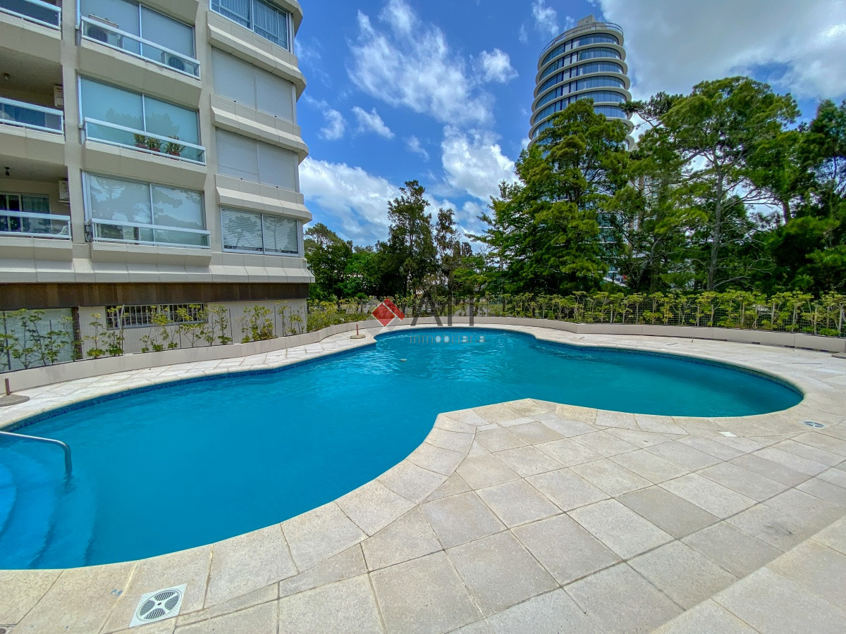 Apartamento ID.17288 - Apartamento en Roosevelt, piso alto, 2 dormitorios más dependencia