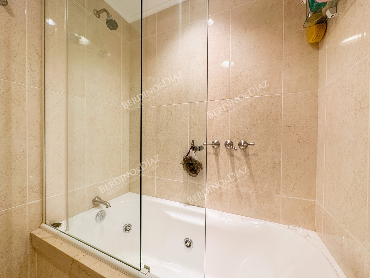 Apartamento ID.2795 - Apartamento en Le Jardin esquinero, 3 dormitorios en suite más dependencia