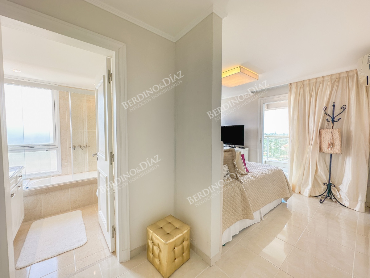 Apartamento ID.2795 - Apartamento en Le Jardin esquinero, 3 dormitorios en suite más dependencia
