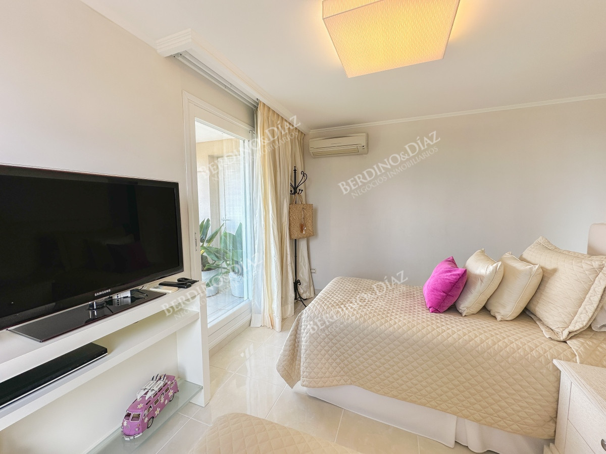Apartamento ID.2795 - Apartamento en Le Jardin esquinero, 3 dormitorios en suite más dependencia