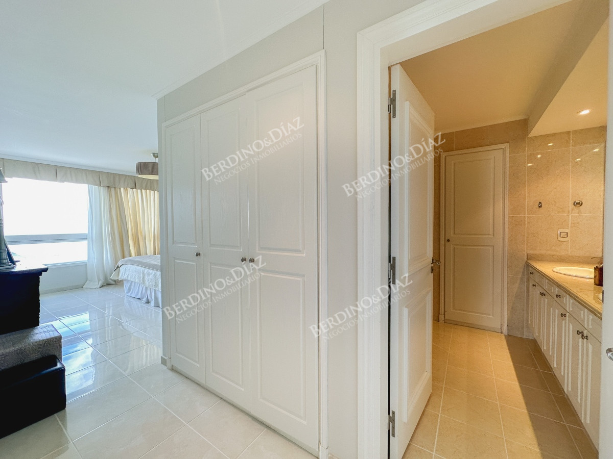 Apartamento ID.2795 - Apartamento en Le Jardin esquinero, 3 dormitorios en suite más dependencia