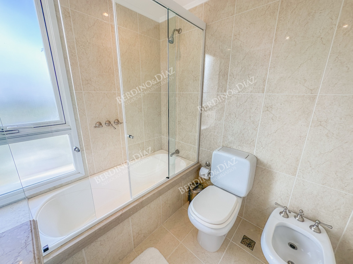 Apartamento ID.2795 - Apartamento en Le Jardin esquinero, 3 dormitorios en suite más dependencia