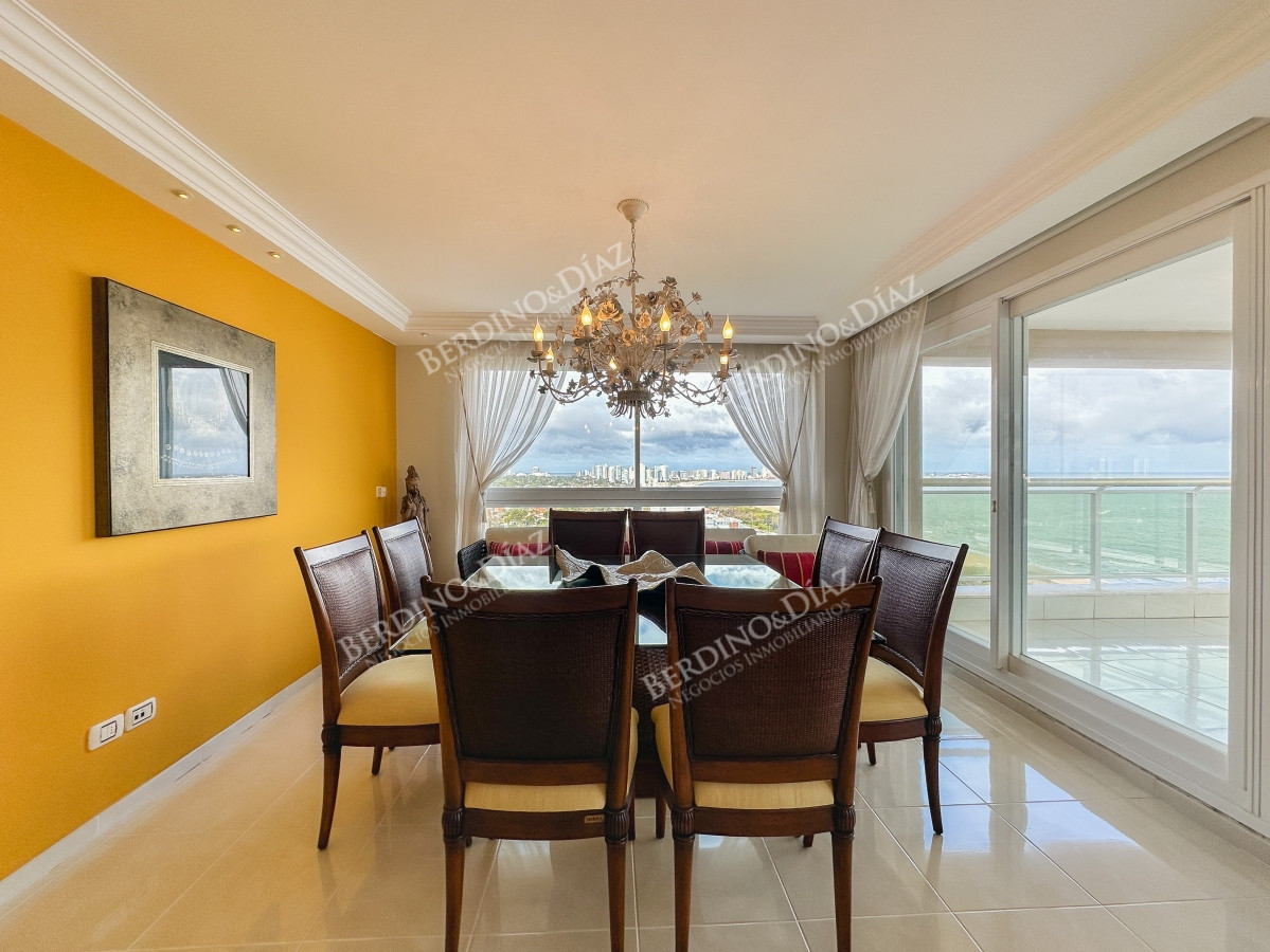 Apartamento ID.2795 - Apartamento en Le Jardin esquinero, 3 dormitorios en suite más dependencia