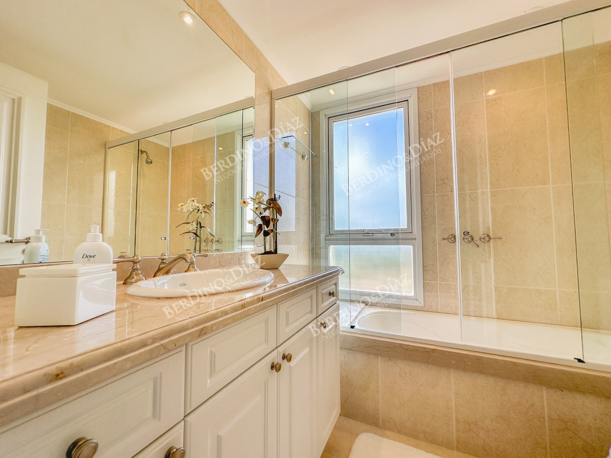 Apartamento ID.2795 - Apartamento en Le Jardin esquinero, 3 dormitorios en suite más dependencia