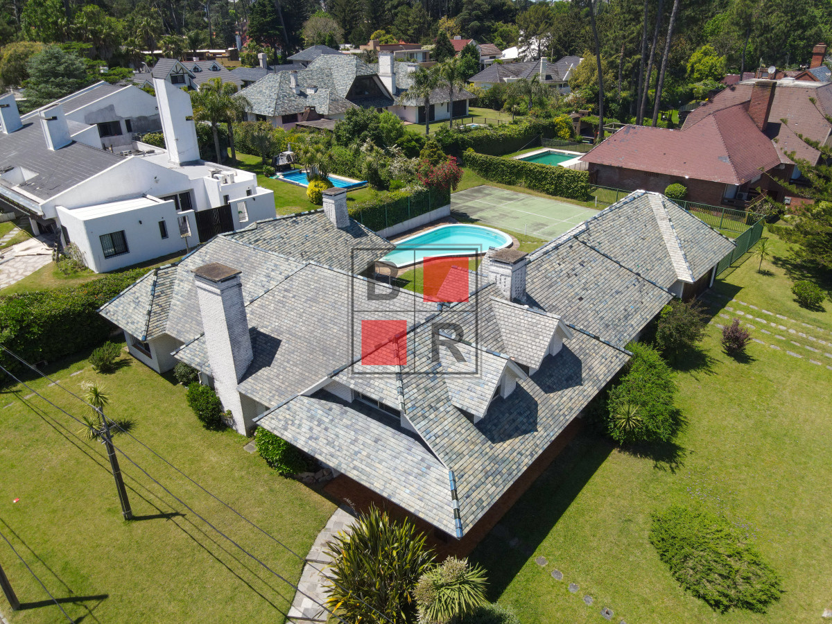 Casa ID.1116 - Casa en Mansa, 3 dormitorios y servicio
