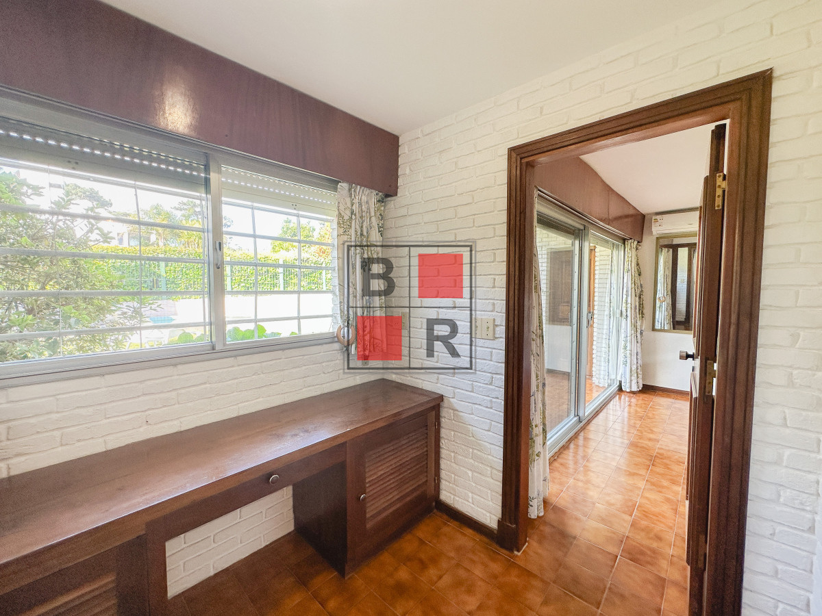 Casa ID.1116 - Casa en Mansa, 3 dormitorios y servicio
