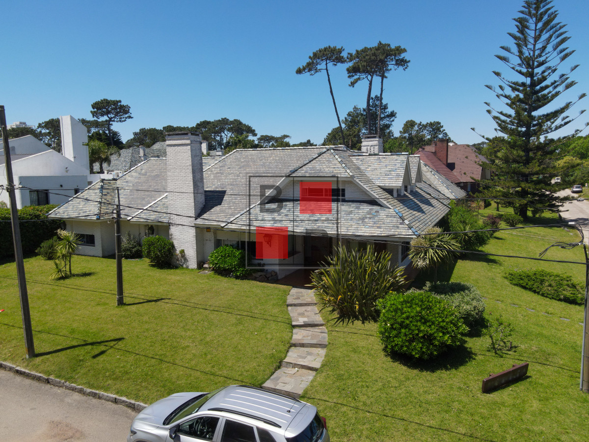Casa ID.1116 - Casa en Mansa, 3 dormitorios y servicio