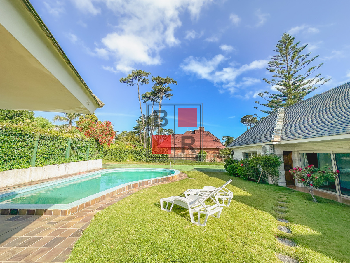 Casa ID.1116 - Casa en Mansa, 3 dormitorios y servicio