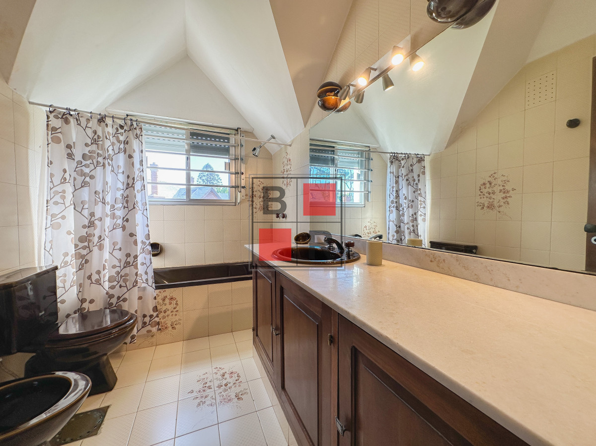 Casa ID.1116 - Casa en Mansa, 3 dormitorios y servicio