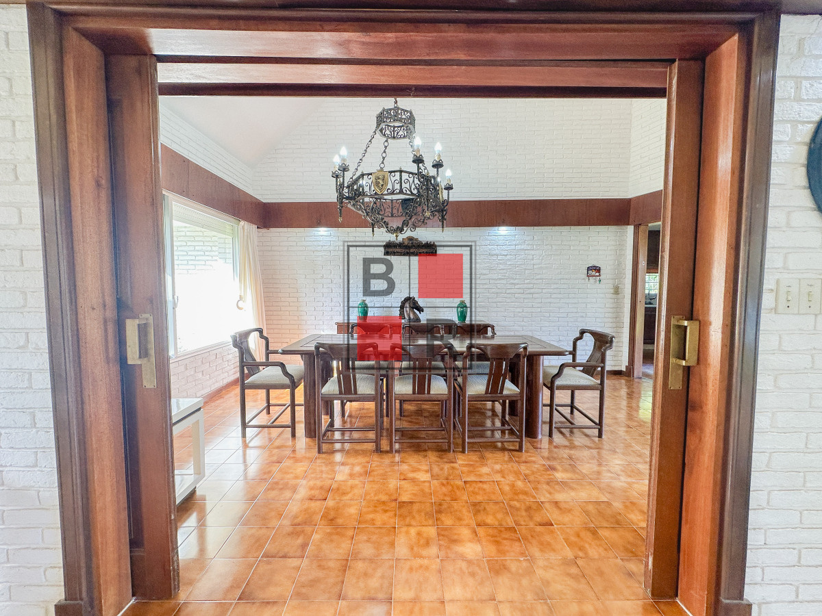 Casa ID.1116 - Casa en Mansa, 3 dormitorios y servicio