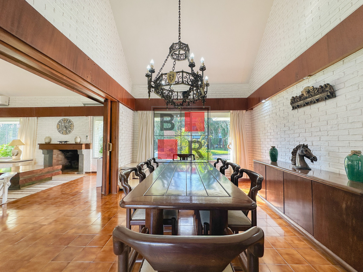 Casa ID.1116 - Casa en Mansa, 3 dormitorios y servicio