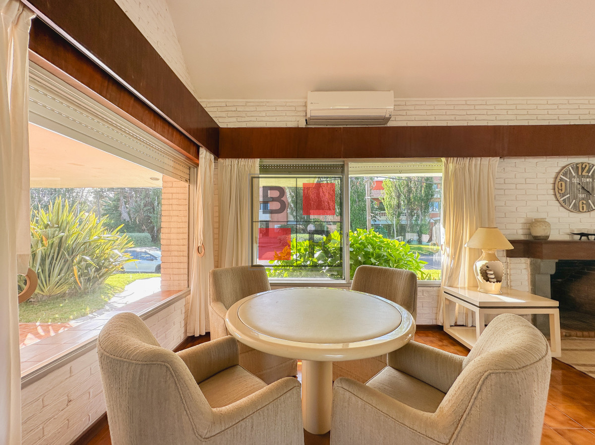 Casa ID.1116 - Casa en Mansa, 3 dormitorios y servicio