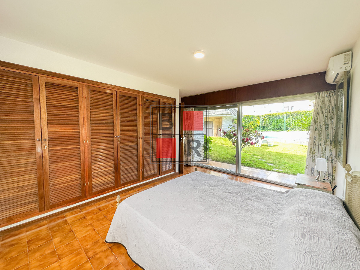 Casa ID.1116 - Casa en Mansa, 3 dormitorios y servicio