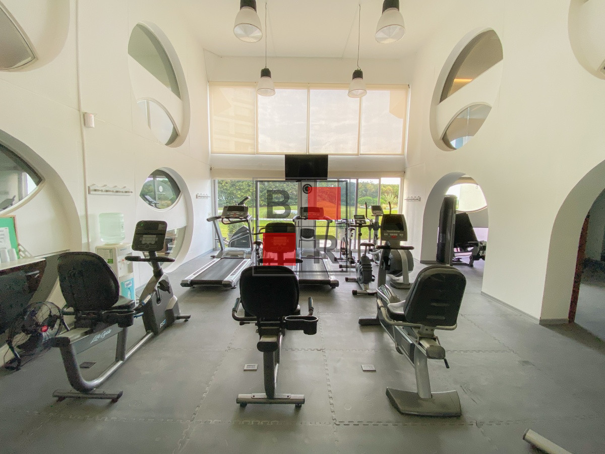 Apartamento ID.1460 - Piso alto en Brava, 3 suites más dependencia