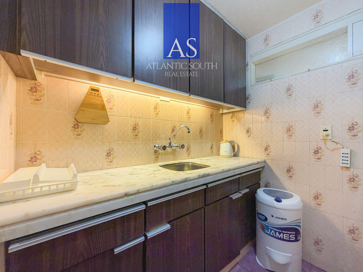 Apartamento ID.4679 - Apartamento en venta 1 dormitorio y medio con garage en Punta del Este