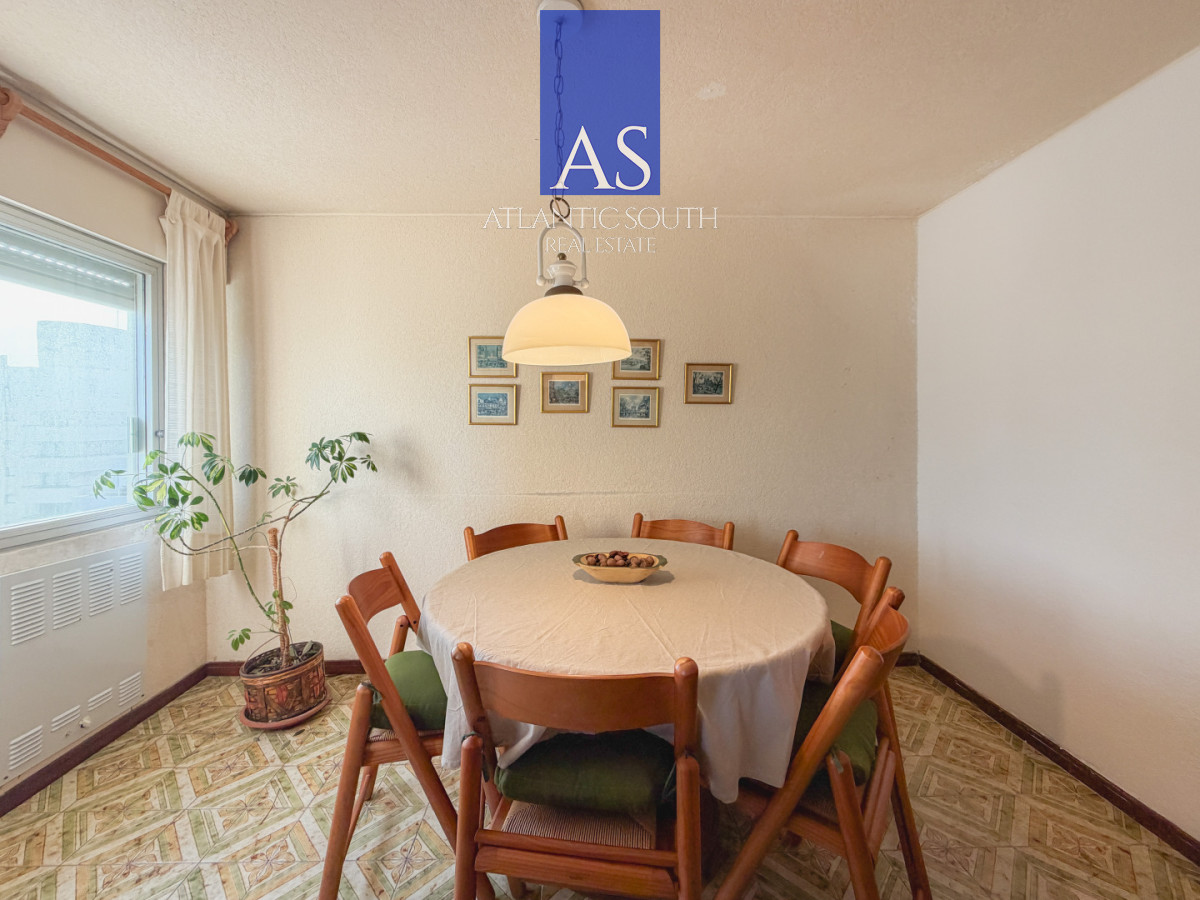 Apartamento ID.4679 - Apartamento en venta 1 dormitorio y medio con garage en Punta del Este