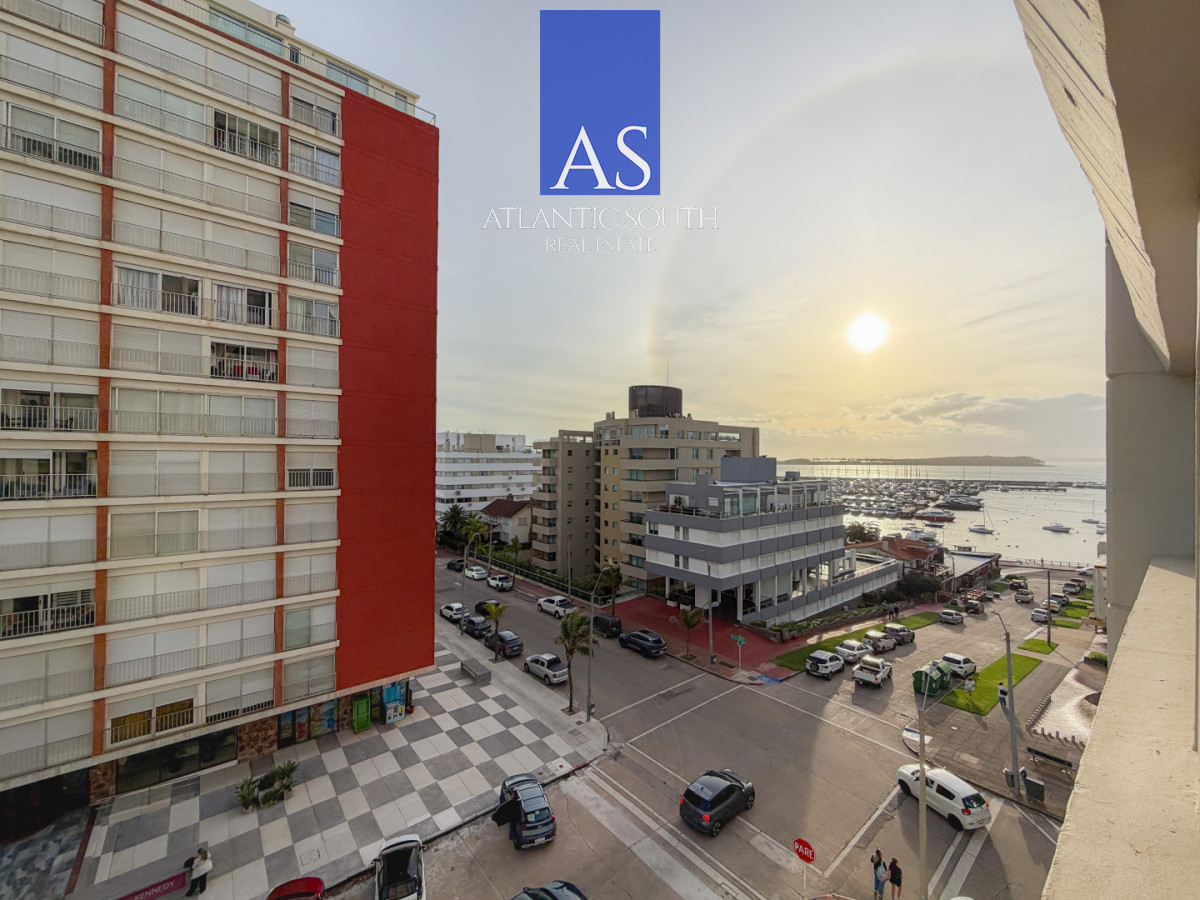 Apartamento ID.4679 - Apartamento en venta 1 dormitorio y medio con garage en Punta del Este