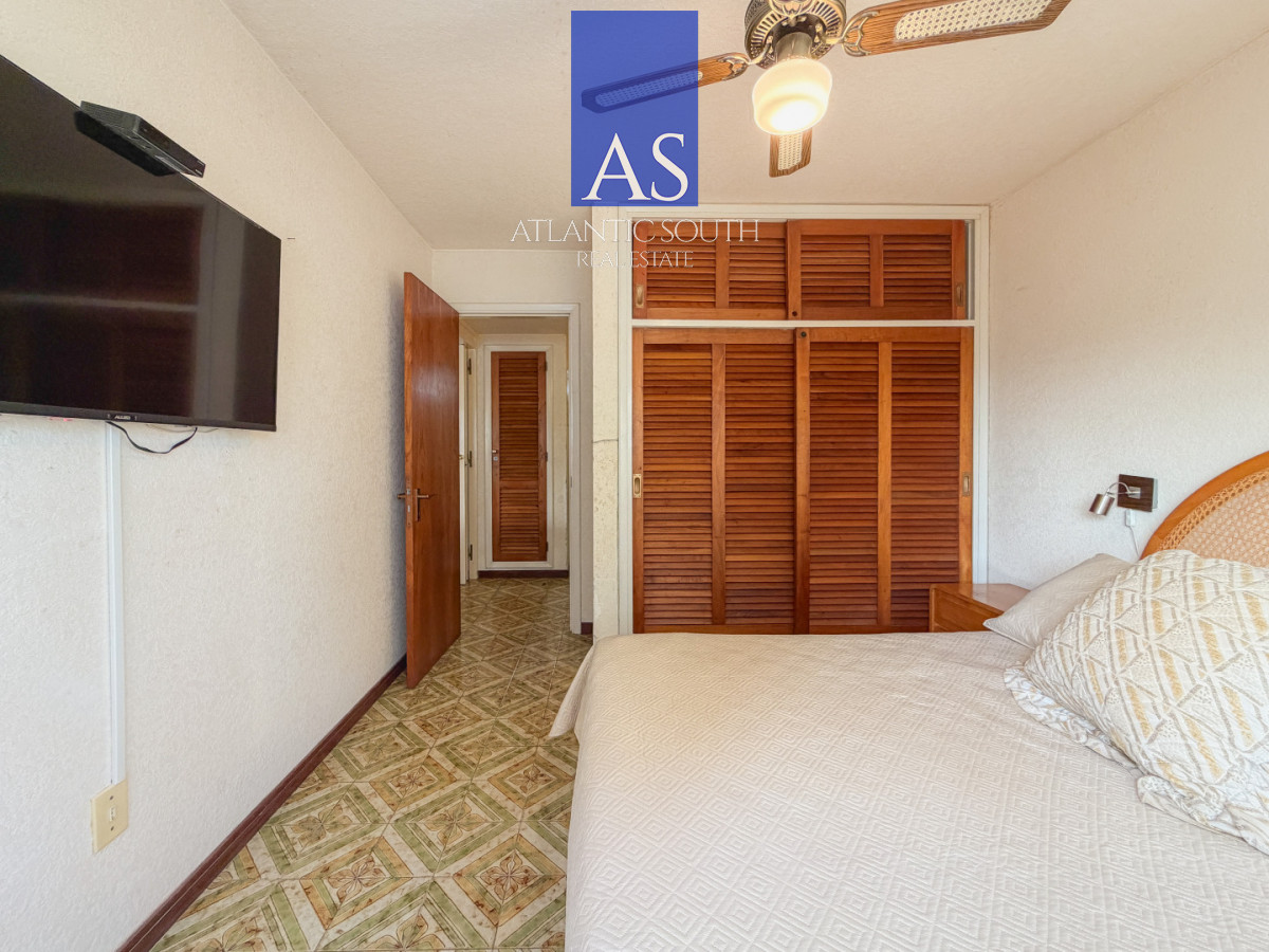Apartamento ID.4679 - Apartamento en venta 1 dormitorio y medio con garage en Punta del Este