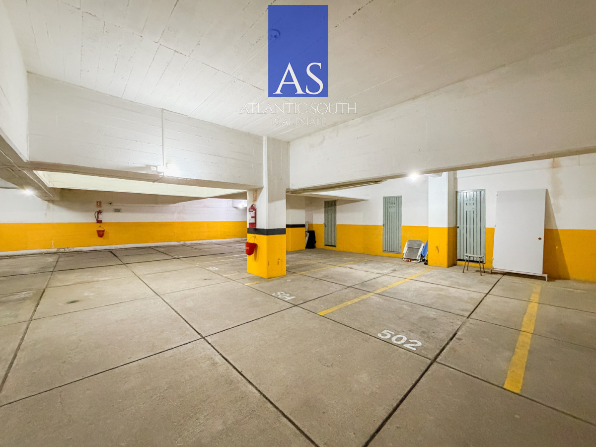 Apartamento ID.4679 - Apartamento en venta 1 dormitorio y medio con garage en Punta del Este