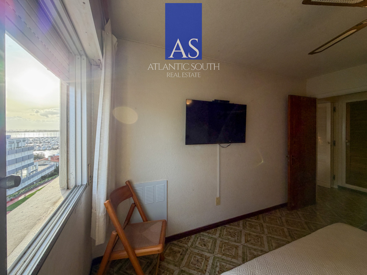 Apartamento ID.4679 - Apartamento en venta 1 dormitorio y medio con garage en Punta del Este