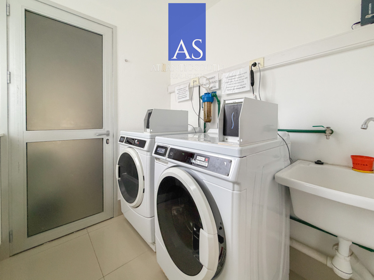 Apartamento ID.4679 - Apartamento en venta 1 dormitorio y medio con garage en Punta del Este