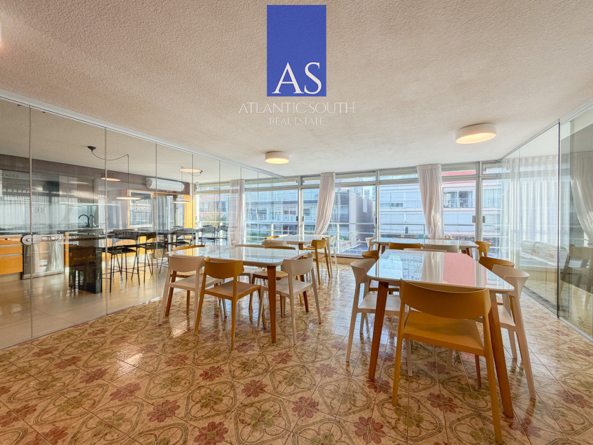 Apartamento ID.4679 - Apartamento en venta 1 dormitorio y medio con garage en Punta del Este