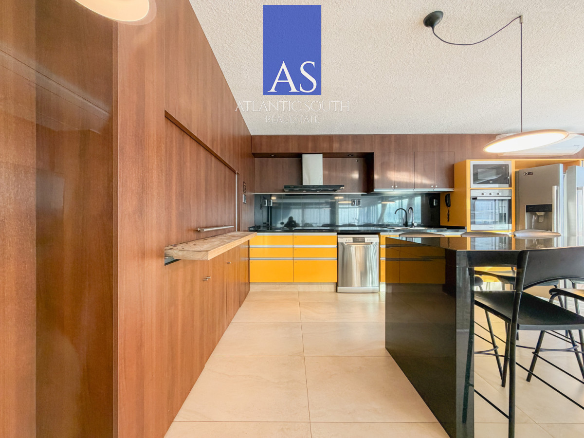 Apartamento ID.4679 - Apartamento en venta 1 dormitorio y medio con garage en Punta del Este