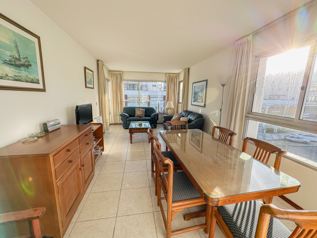 Apartamento ID.3697 - Peninsula, apartamento en venta de dos dormitorios con garage