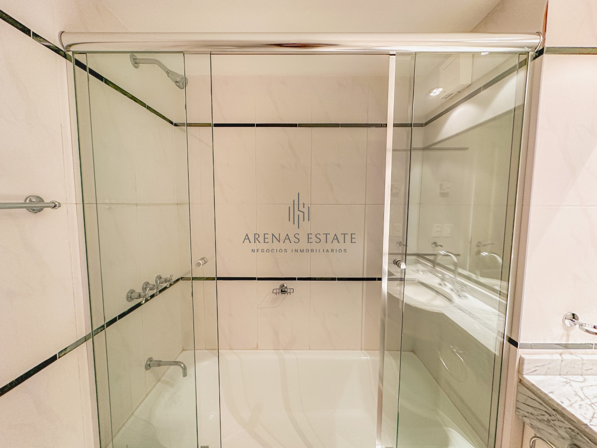 Apartamento ID.3018 - Mansa, apartamento de 3 dormitorios más dependencia con parrillero