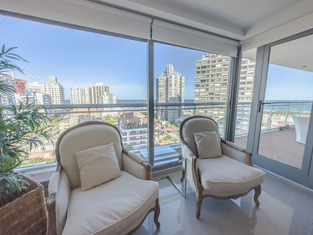 Apartamento ID.2200 - Onix, tres dormitorios con vista playa brava