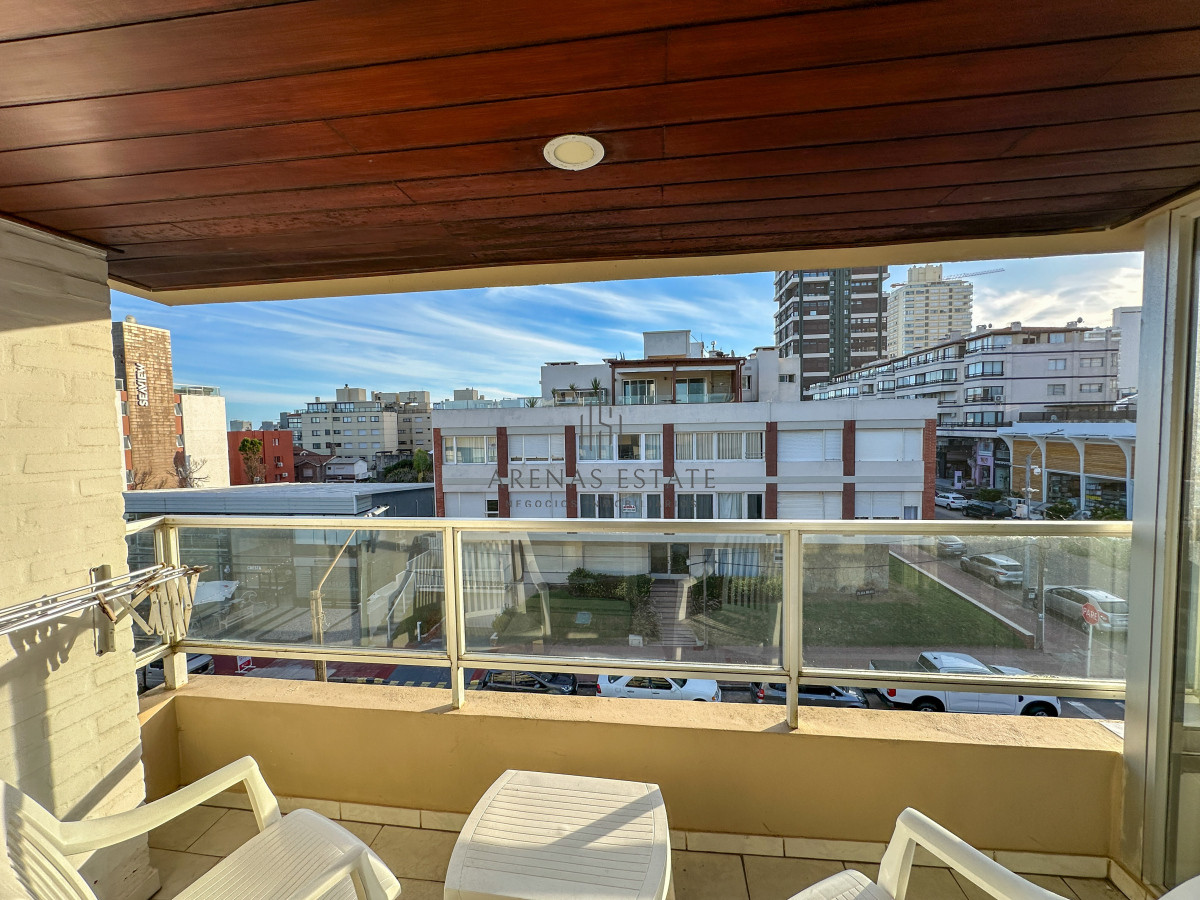 Apartamento ID.3697 - Peninsula, apartamento en venta de dos dormitorios con garage