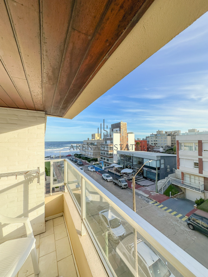 Apartamento ID.3697 - Peninsula, apartamento en venta de dos dormitorios con garage