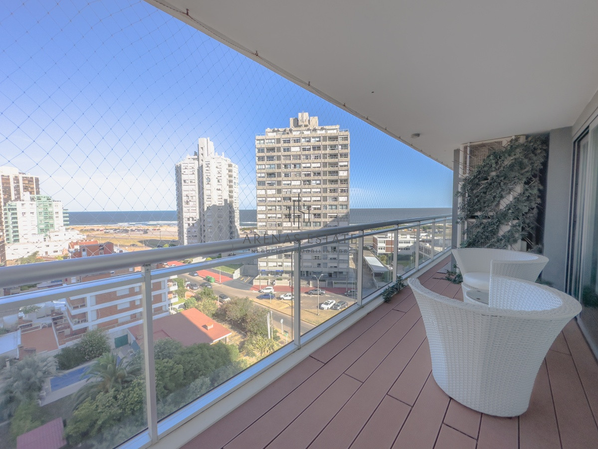 Apartamento ID.2200 - Onix, tres dormitorios con vista playa brava