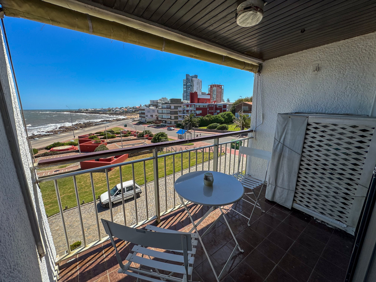 Apartamento ID.3435 - Oportunidad en Península, apartamento de 2 dormitorios con vista