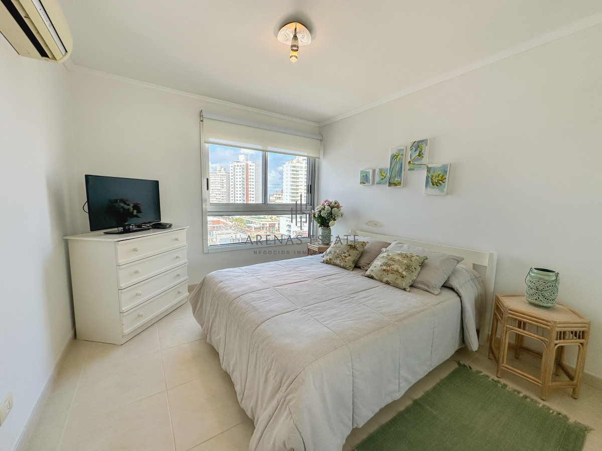 Apartamento ID.3018 - Mansa, apartamento de 3 dormitorios más dependencia con parrillero