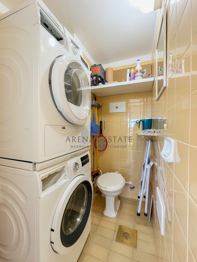 Apartamento ID.4077 - Apartamento en Roosevelt, piso alto, 2 dormitorios más dependencia